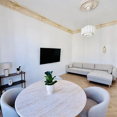 Stilvoller Altbau Zentral Apartment *